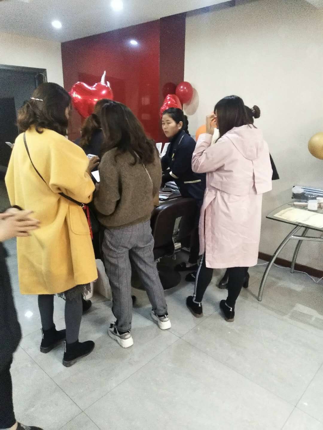熱烈祝賀頂尚堂養(yǎng)發(fā)館重慶南開店開業(yè)大吉??！